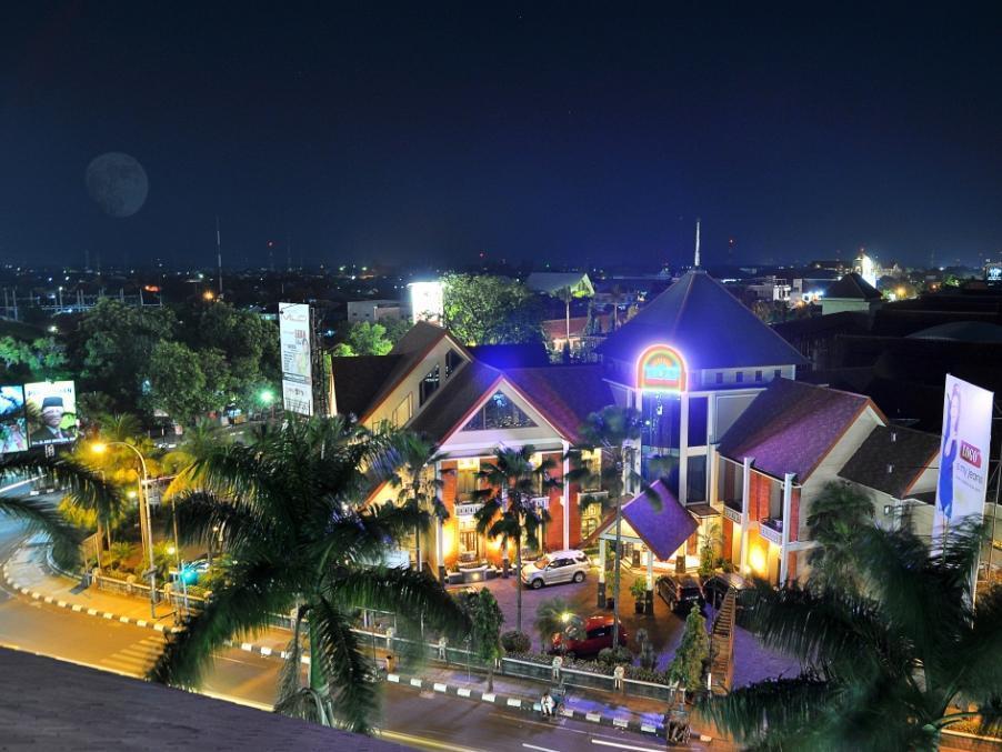 Grand Tryas Hotel Cirebon Exterior photo